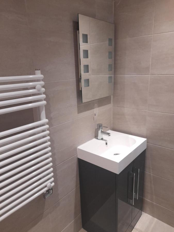 Lovely Home With Full En-Suite Double Bed Rooms Reading Exterior photo