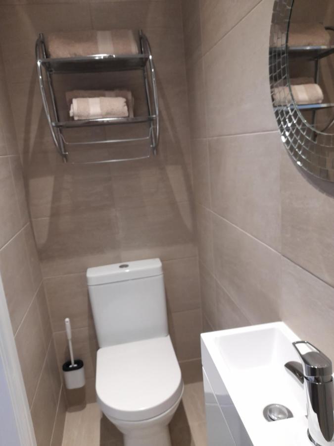 Lovely Home With Full En-Suite Double Bed Rooms Reading Exterior photo