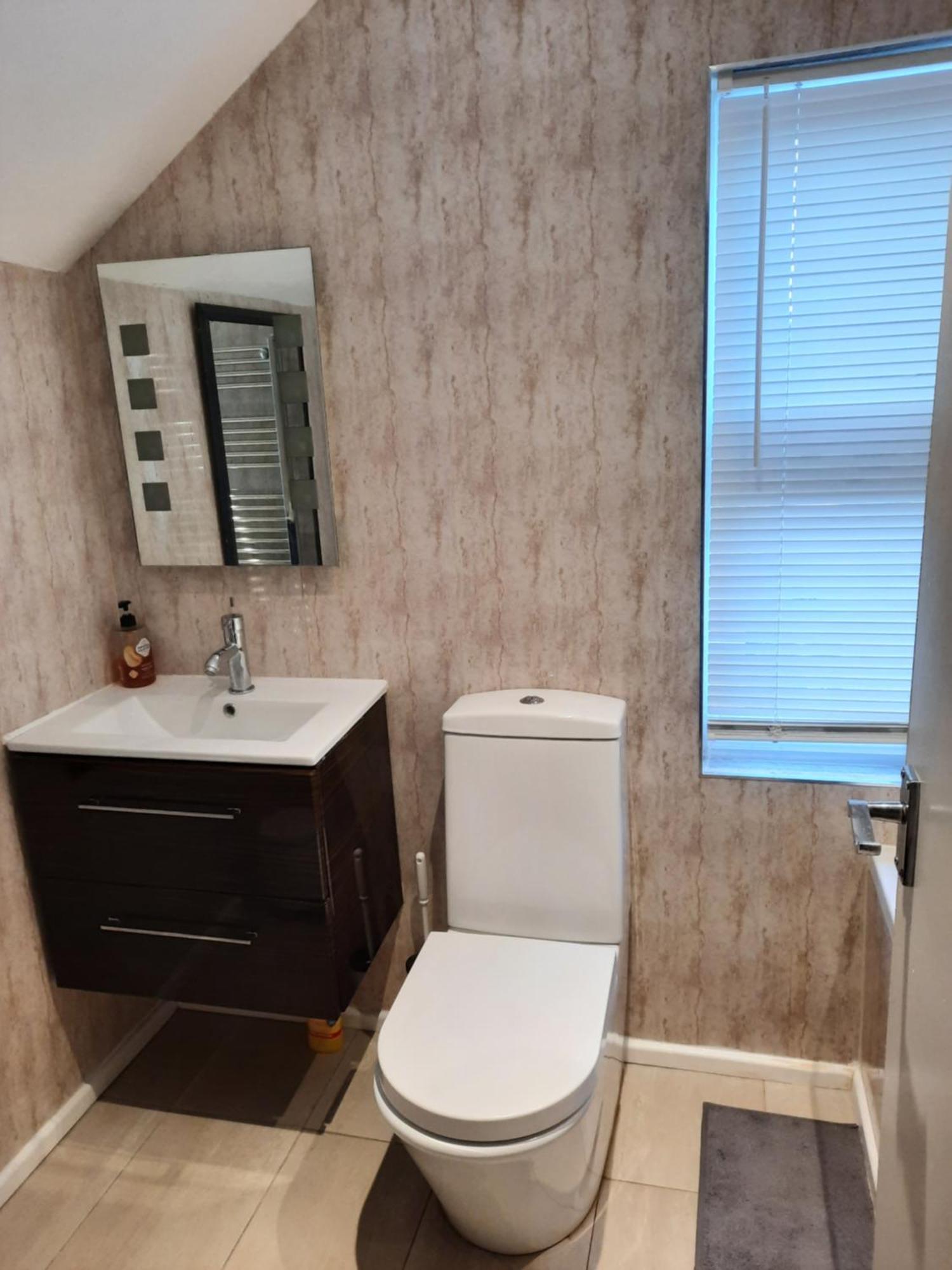 Lovely Home With Full En-Suite Double Bed Rooms Reading Exterior photo