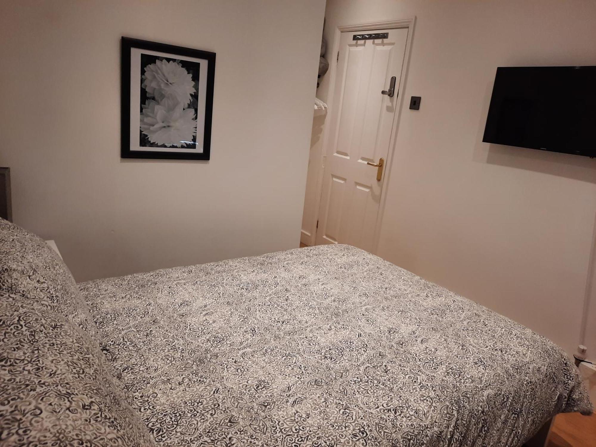 Lovely Home With Full En-Suite Double Bed Rooms Reading Exterior photo